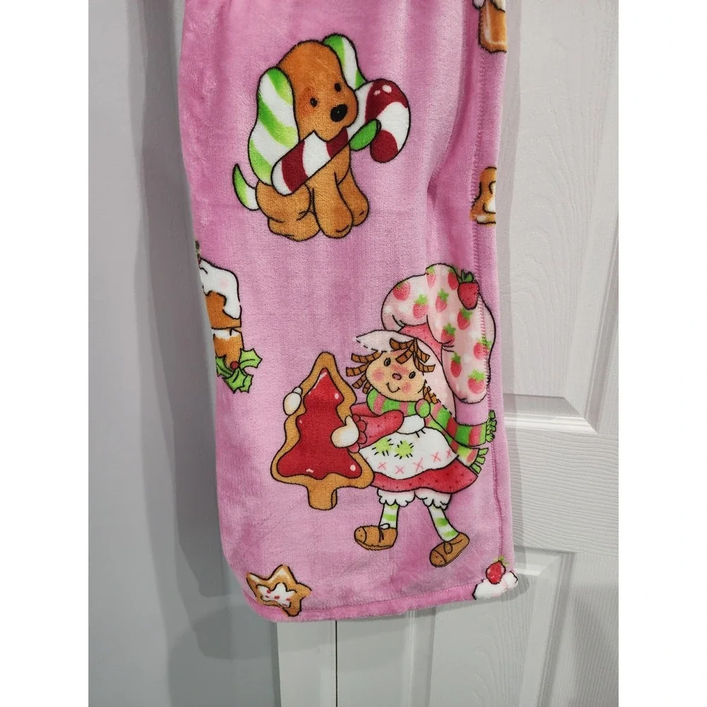 Strawberry Shortcake Christmas Cat Dog Gingerbread Throw Blanket Plush Holiday